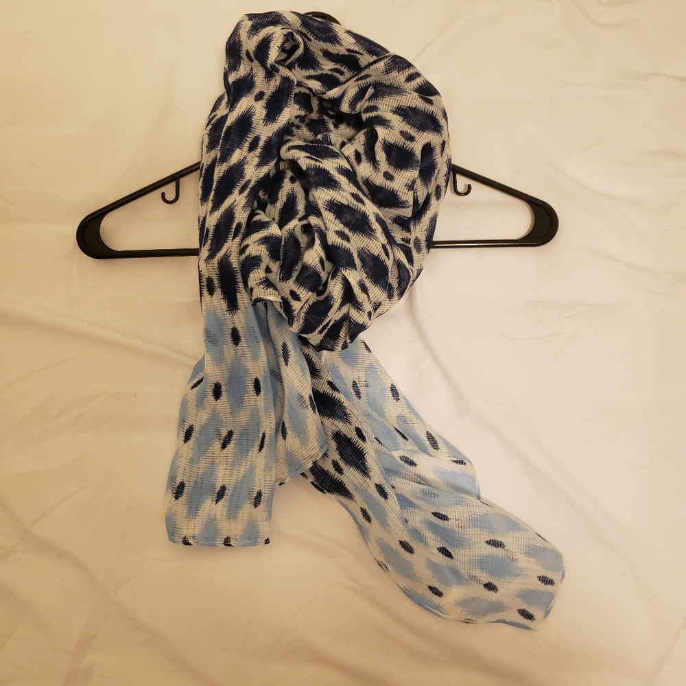 Black and blue pattern scarf